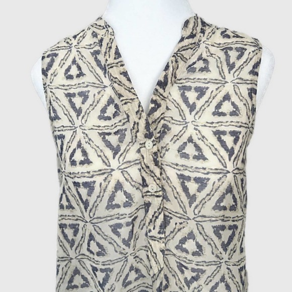 Lumiere Sleeves Hi-Low Printed Sheer Top Cream and Blue Triangle Print-Size S - Picture 3 of 7